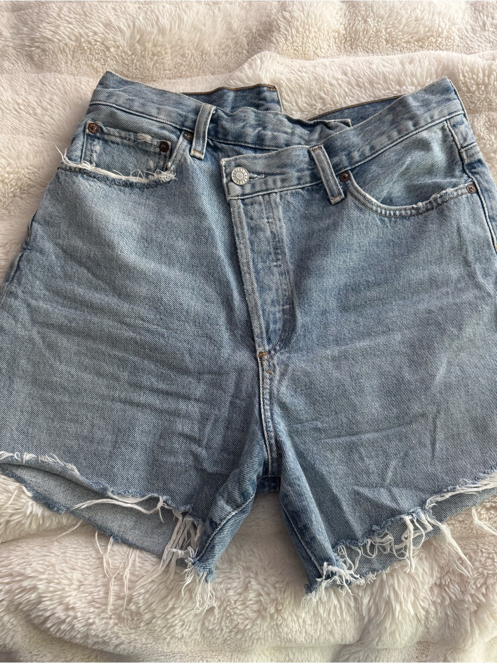 Aritzia Agolde Criss Cross Jean Shorts
